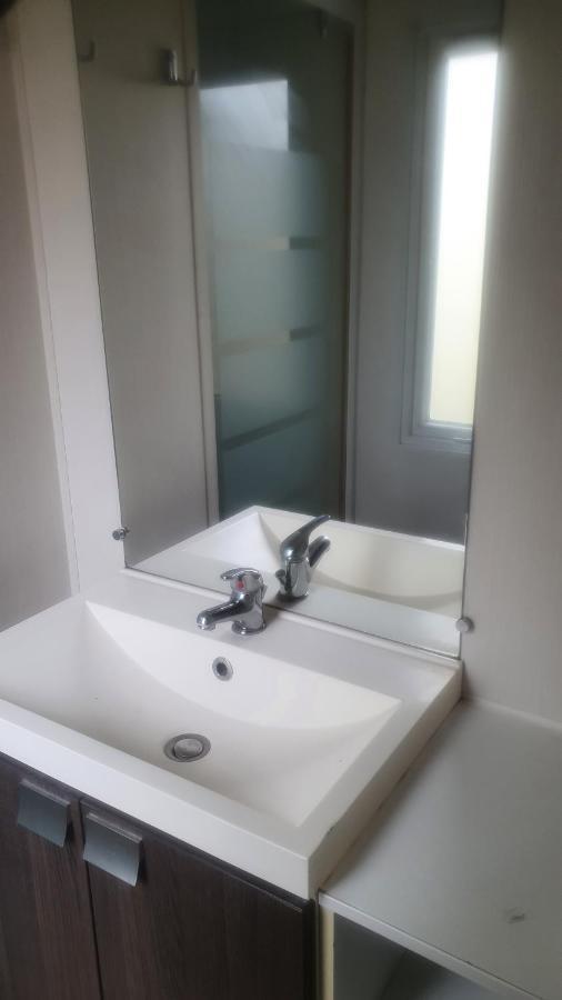 Mobile Home Entierement Equipe La Roque-d'Antheron Exterior photo